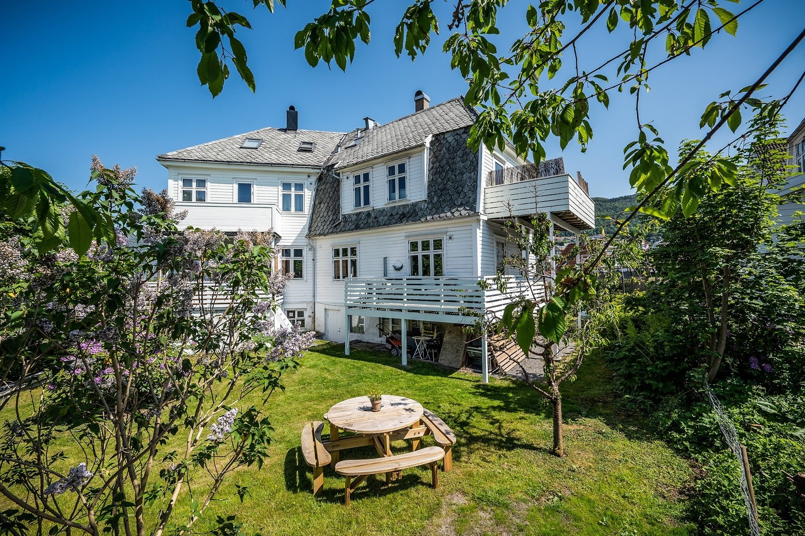 - Nydelig felles hage i bakgården - Galleribilde