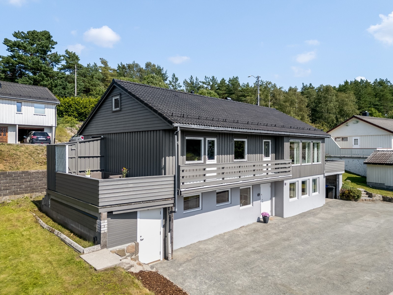 Veranda på begge sider av boligen. Galleribilde