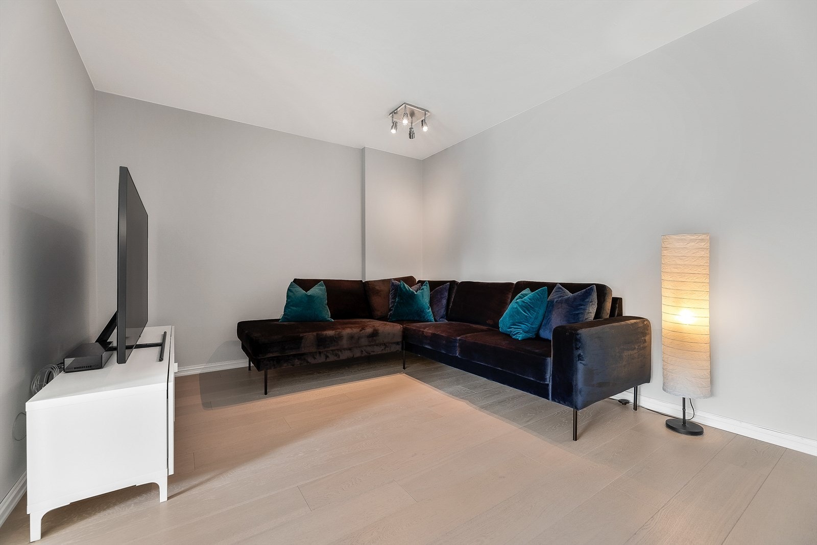 Her har du plass til en sofagruppe og andre møblementer. Galleribilde