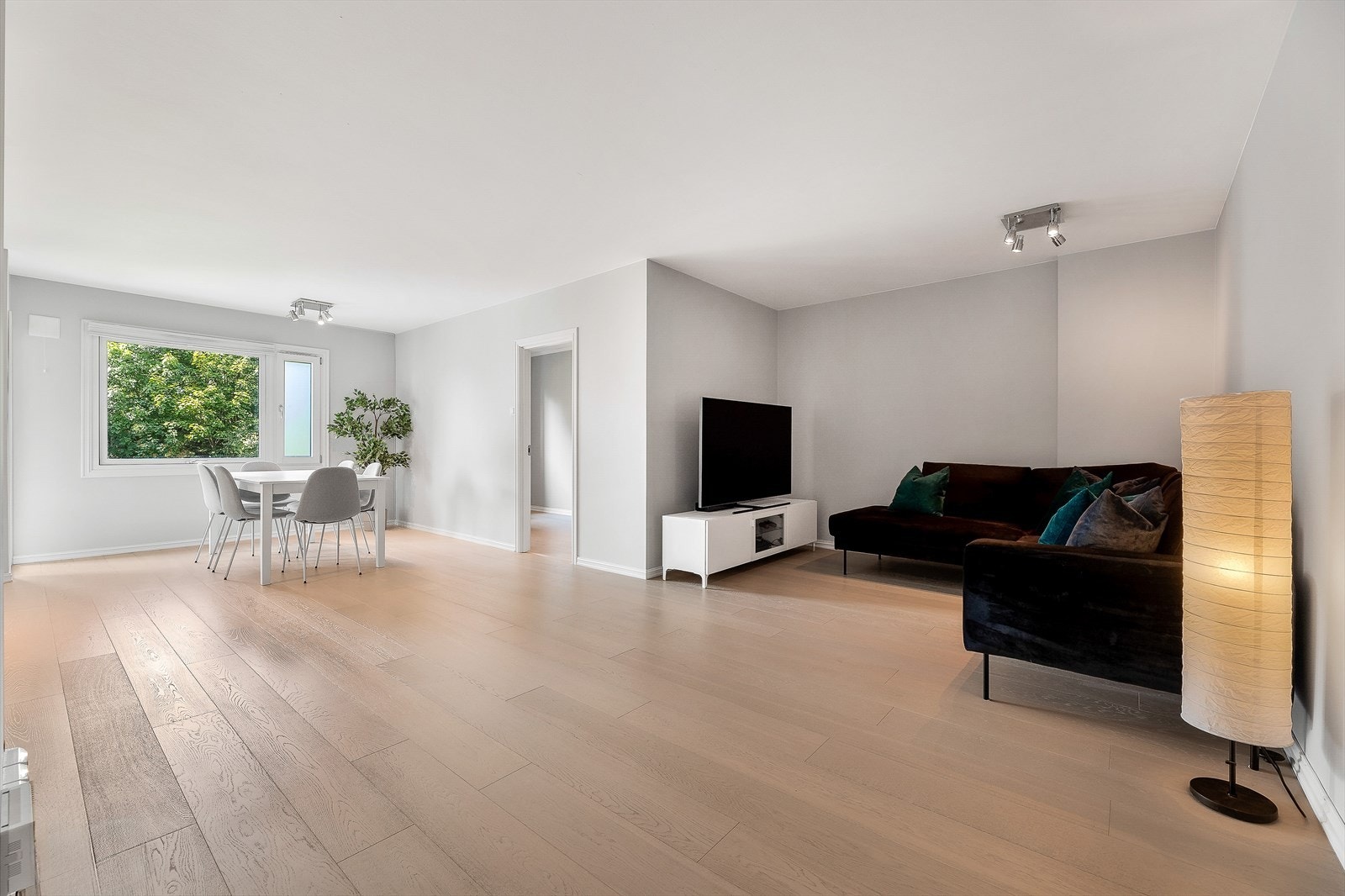 Velkommen til Rasmus Engers vei 2C, presentert av Teddy T. Kidane Welde v/EiendomsMegler 1! Galleribilde