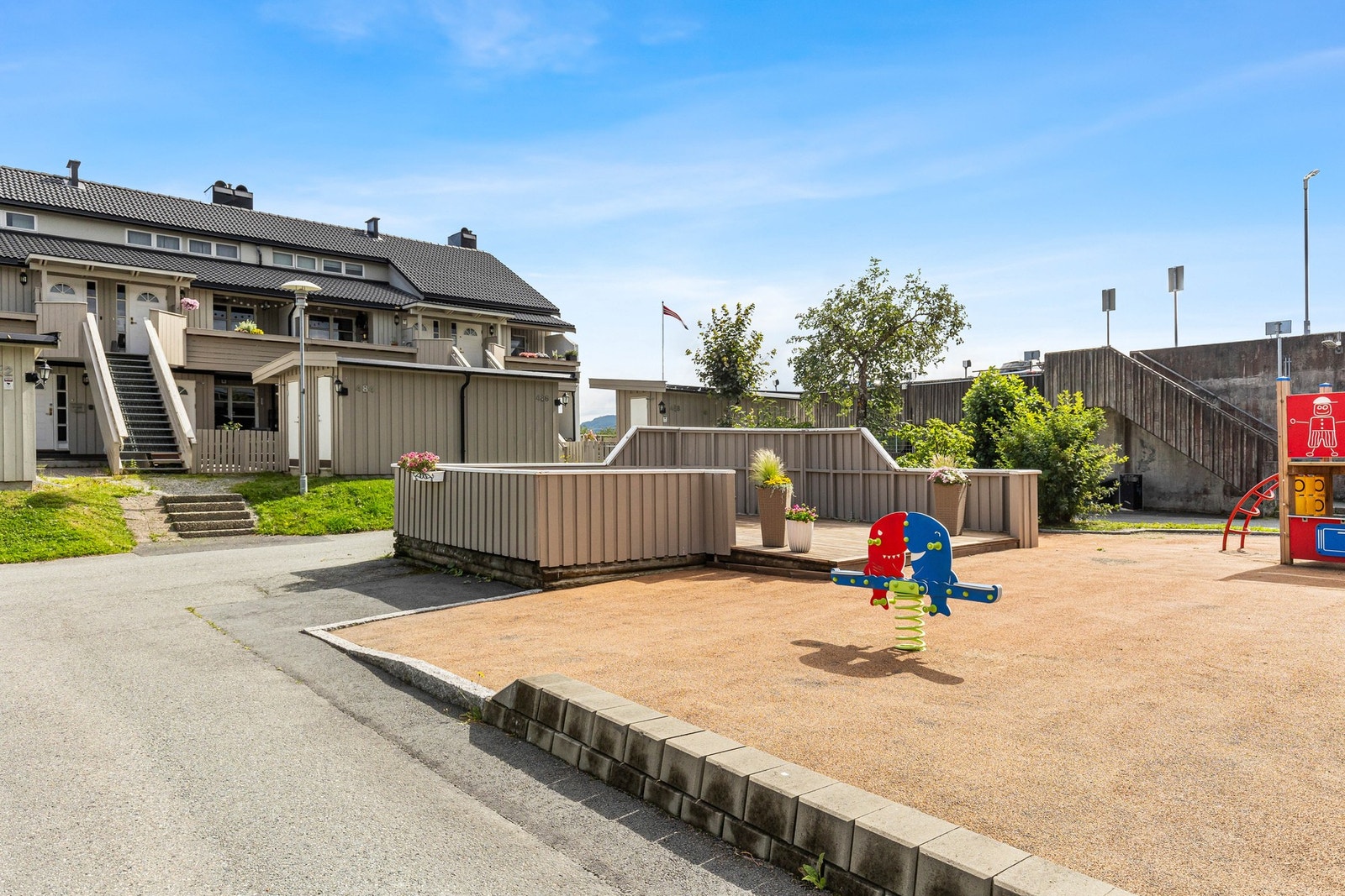 Borettslaget har flotte fellesareal for både store og små. Galleribilde