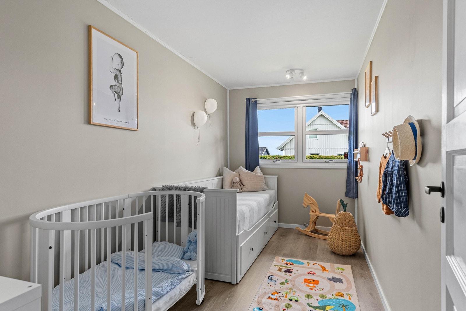 Boligens andre soverom er 9 kvm. Galleribilde