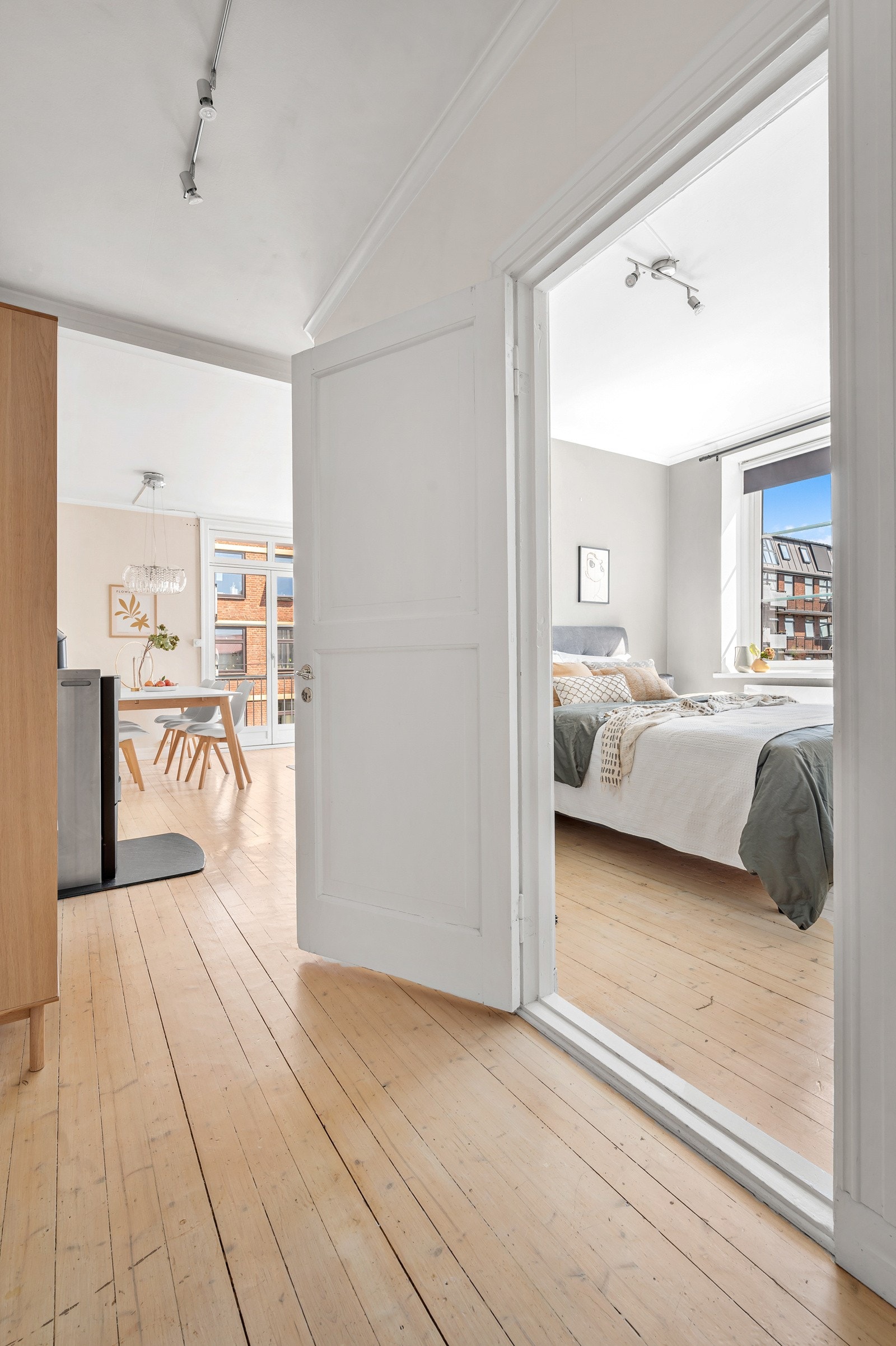 Leiligheten har en fin gang/hall som gir en god flyt og plass mellom alle rom. Galleribilde