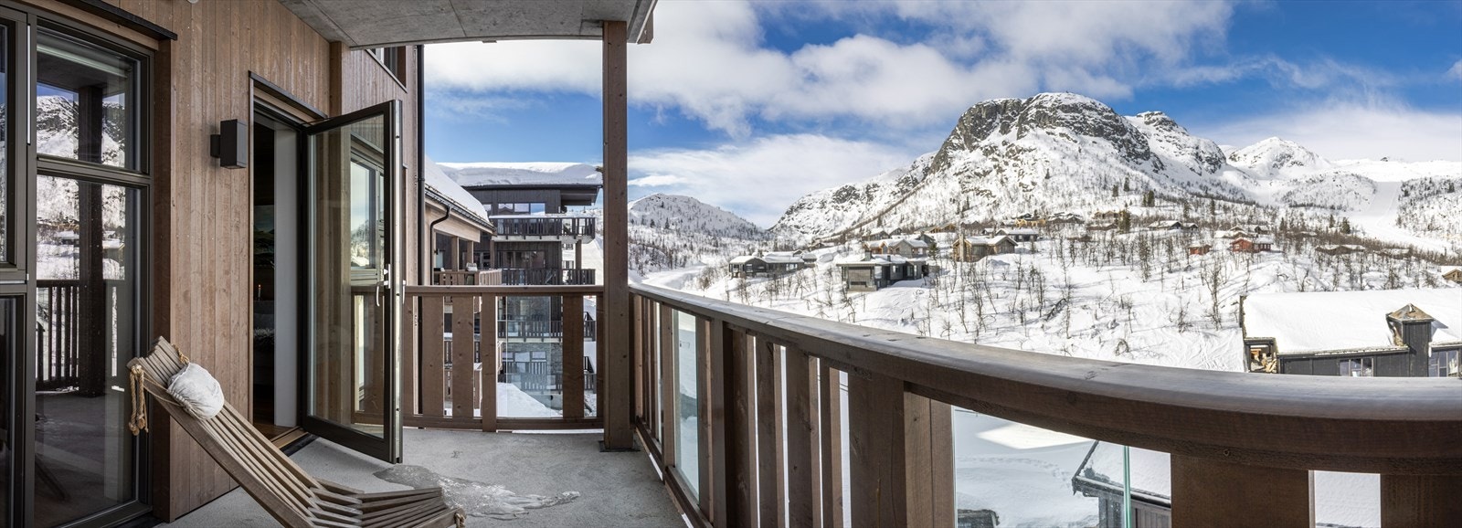 Utsikt fra balkong. Galleribilde