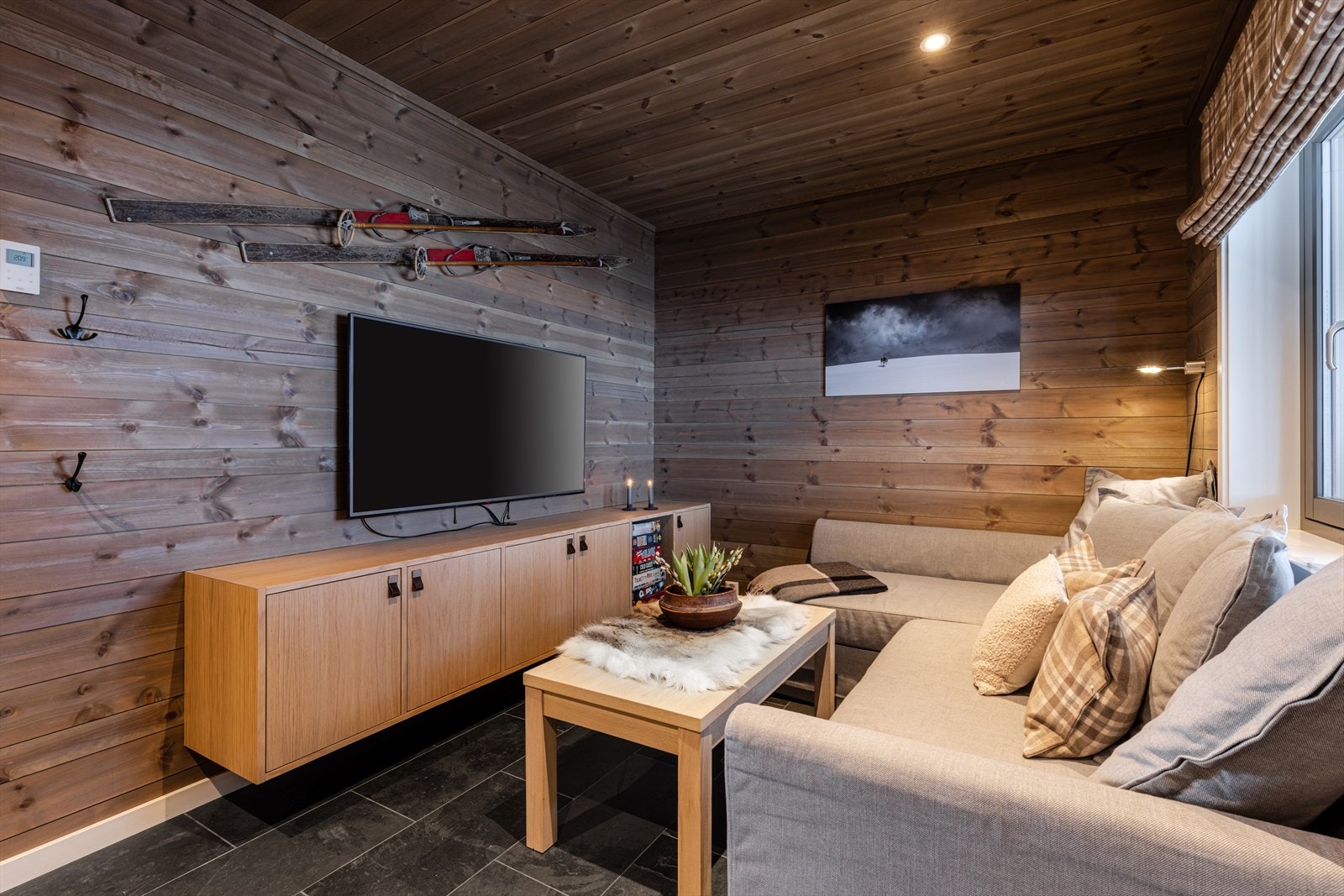 Gjestestue/hall/ mulighet for soverom nr 3. Galleribilde