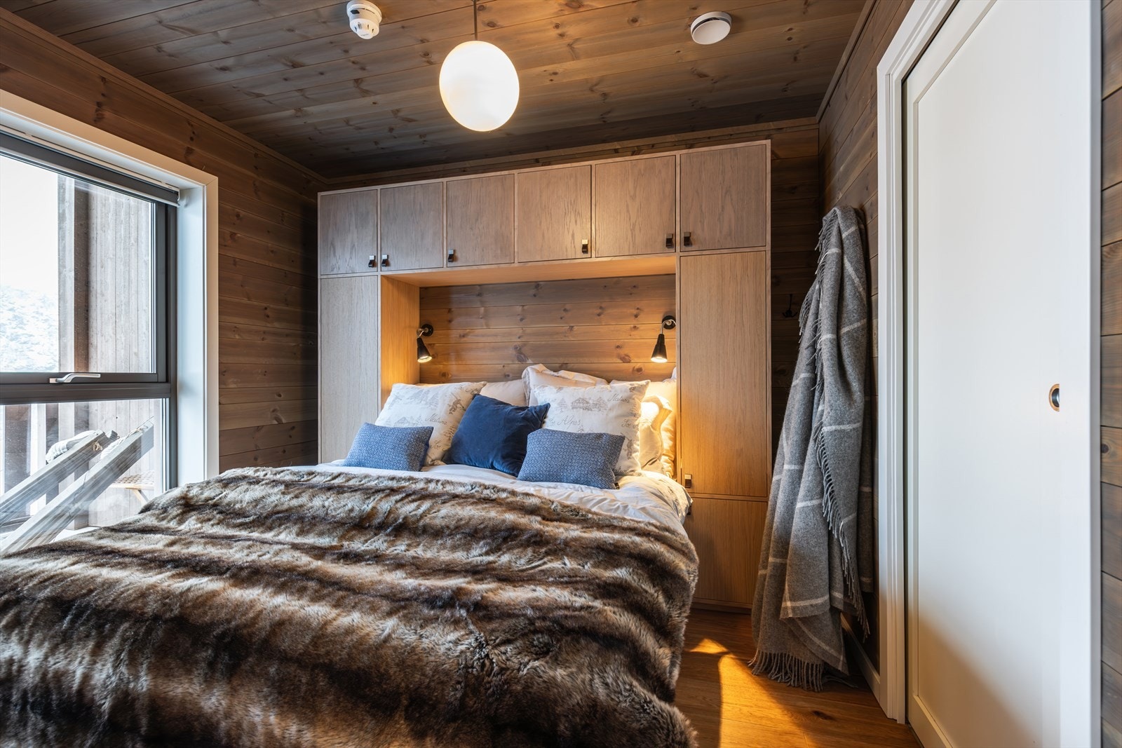 Fra hovedsoverommet har man baderom i direkte tilknytning. Galleribilde