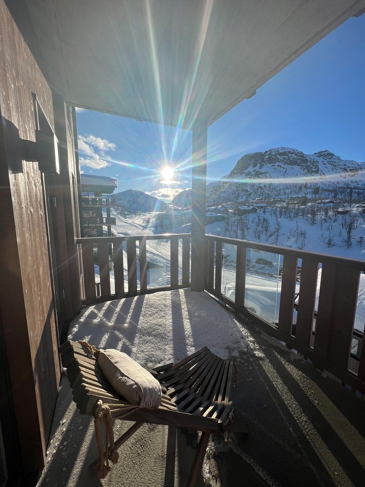 Fra balkongen 21 mars klokken 17.40. Det er også tilrettelagt for gasspeis på balkong. Galleribilde