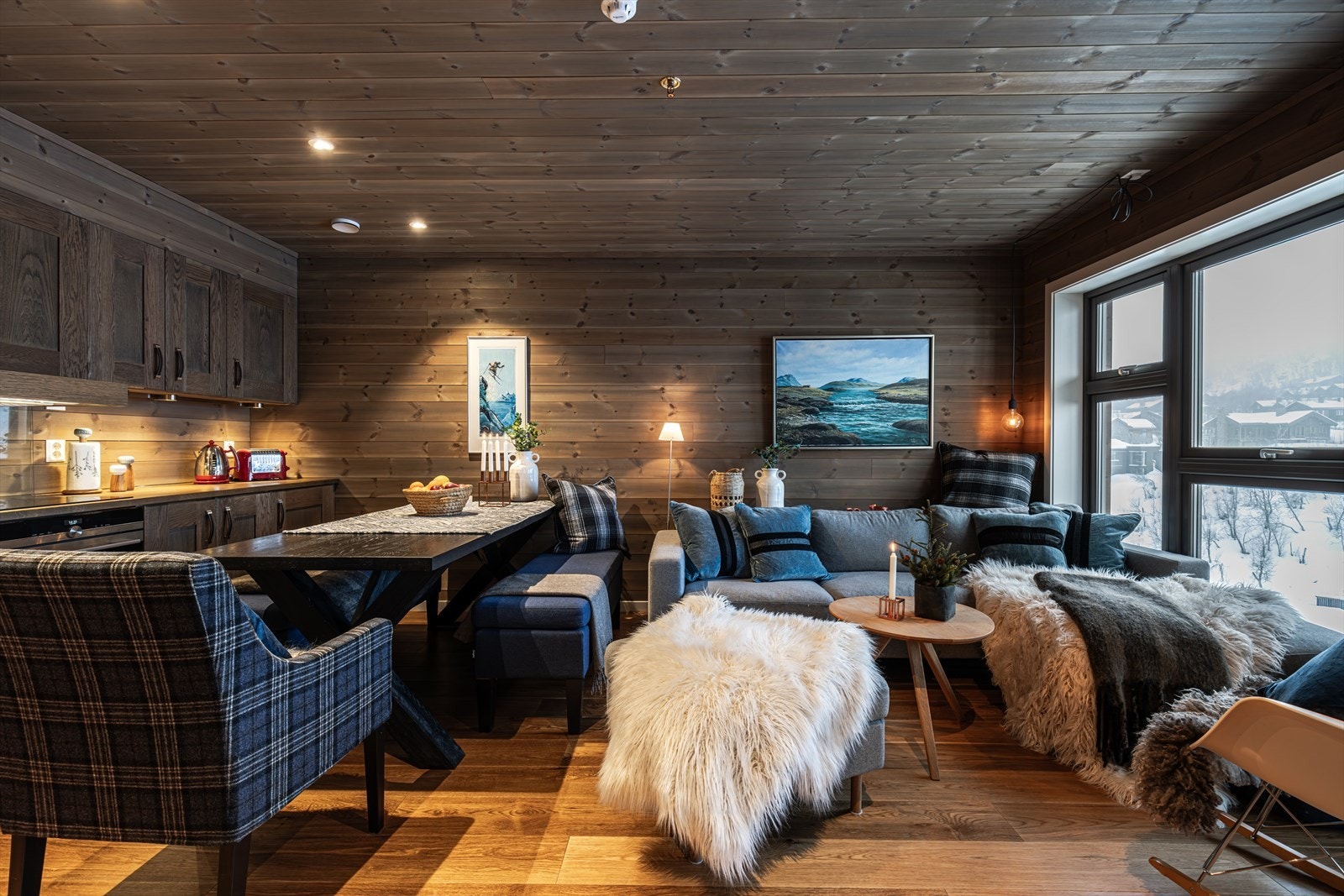 Lun og god fjellatmosfære i god harmoni med en effektiv planløsning med god standard. Galleribilde