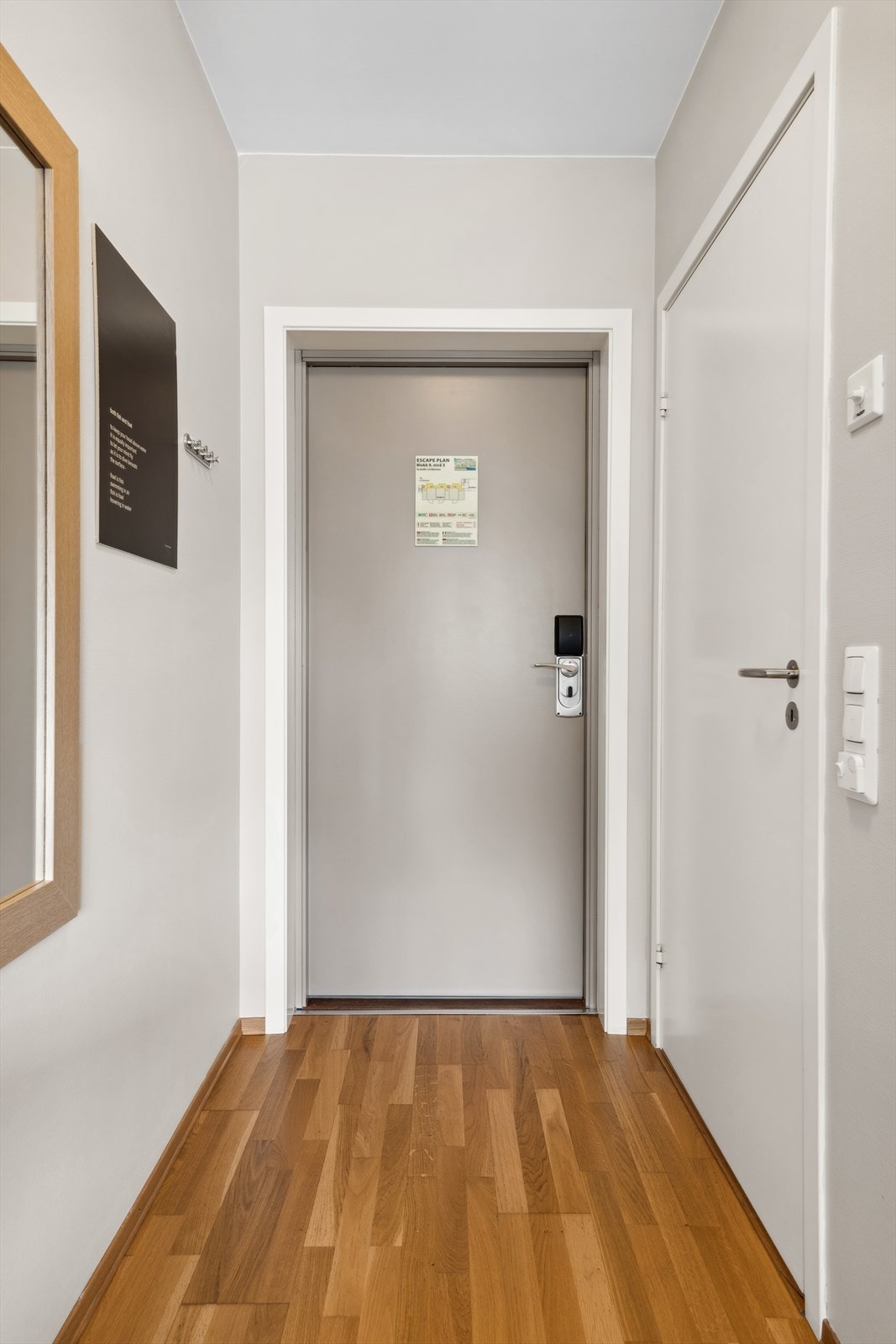 I tilknytning til leiligheten medfølger det hotellrom med egen inngang Galleribilde