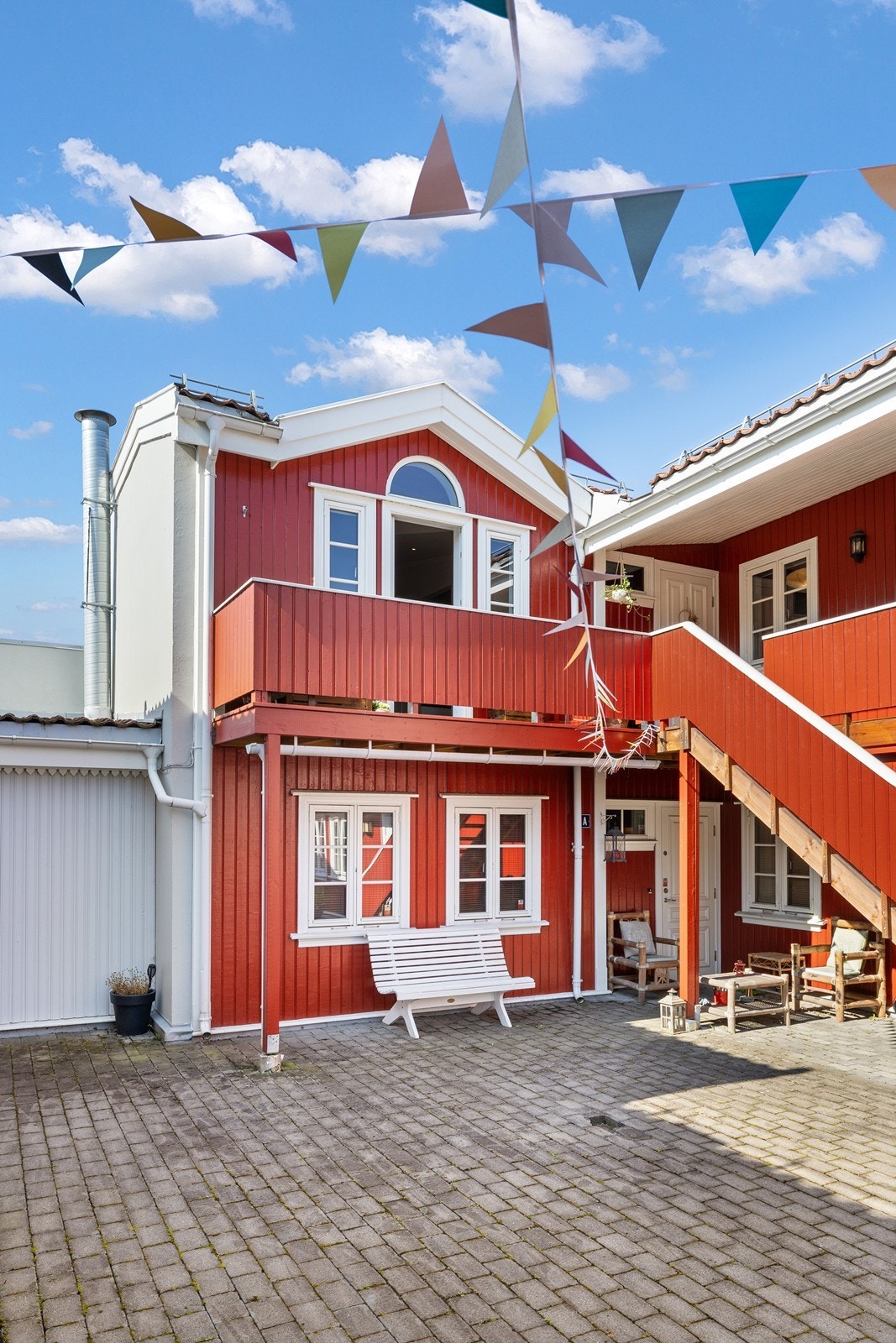 Leiligheten ligger skjermet til i rolige sidegate på Rodeløkka, dette er et spesielt byliv som må oppleves! Galleribilde