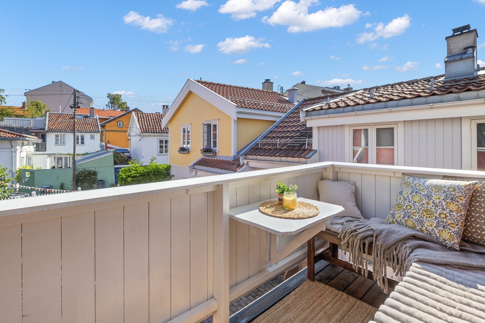 Her kan dere innrede med sittegruppe og grill, noe som inviterer til masse kos og hygge. Galleribilde