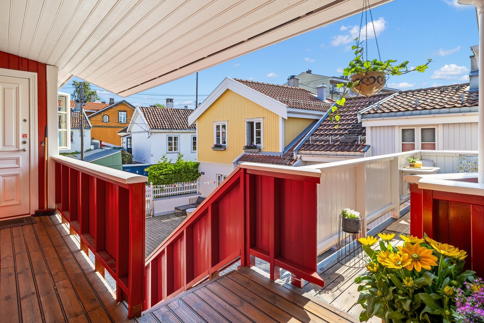 Med på kjøpet får dere et superhyggelig nabolag, med kort vei til dagligvarebutikker, urbane Grünerløkka, kollektivtransport og mye mer. Galleribilde