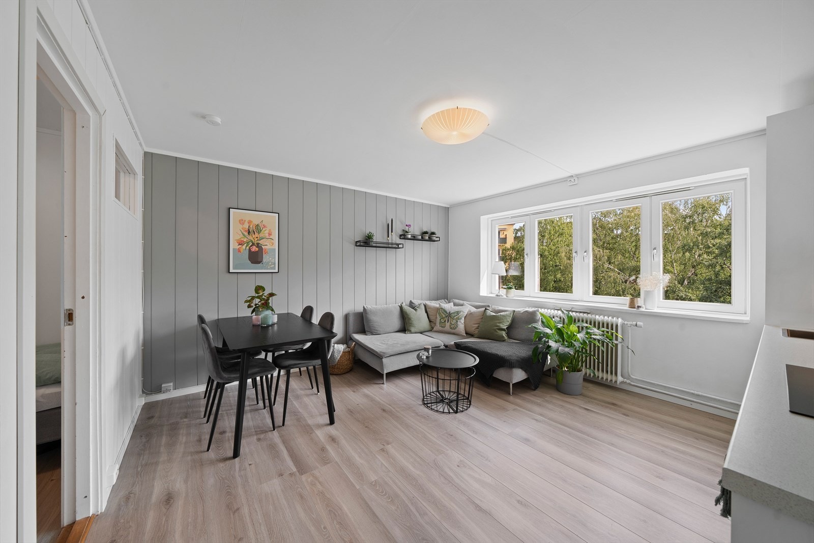 Leiligheten har en flott åpen stue-/kjøkkenløsning med flere innredningsmuligheter. Galleribilde