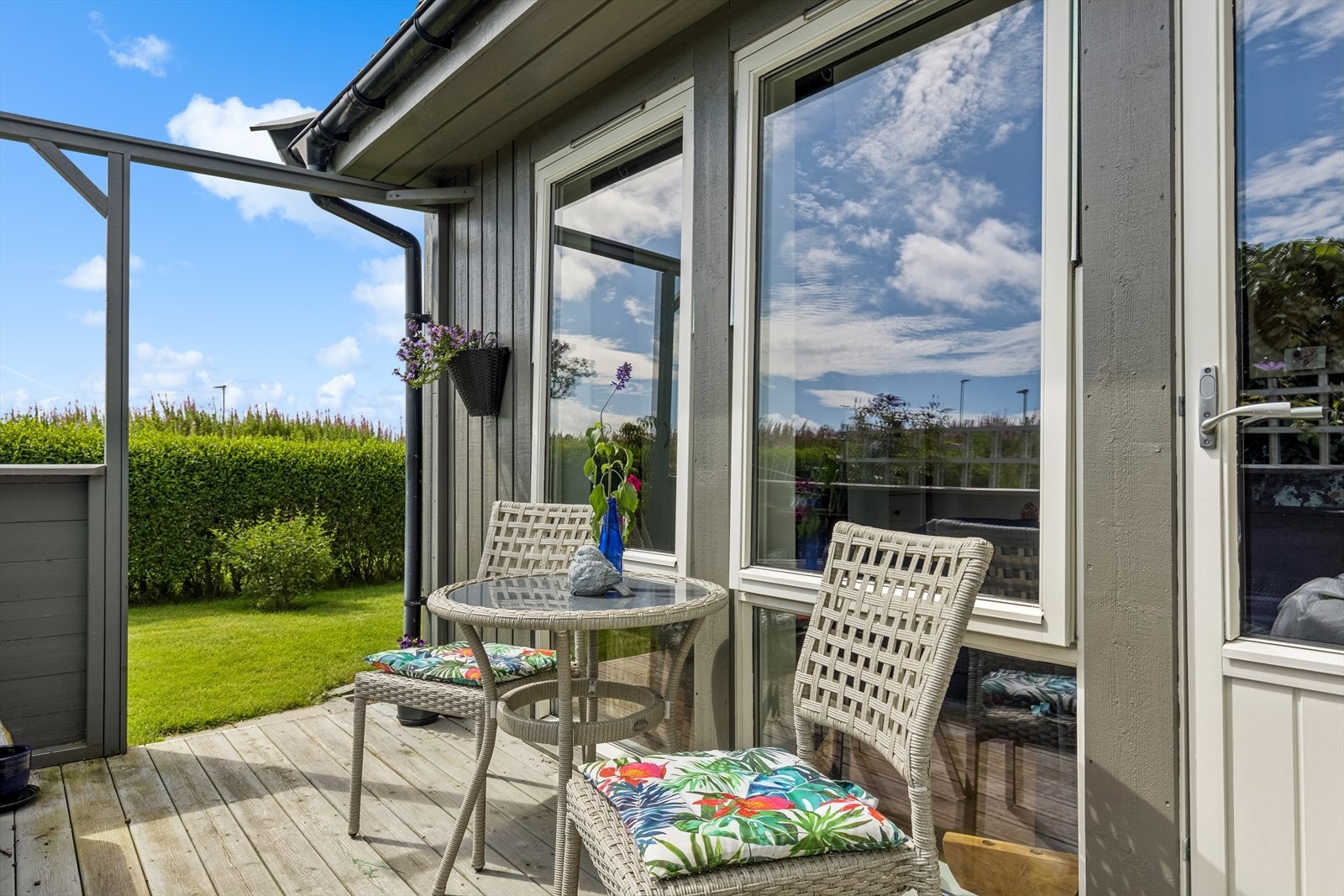 Fra soverommet er det utgang til terrasse. Galleribilde