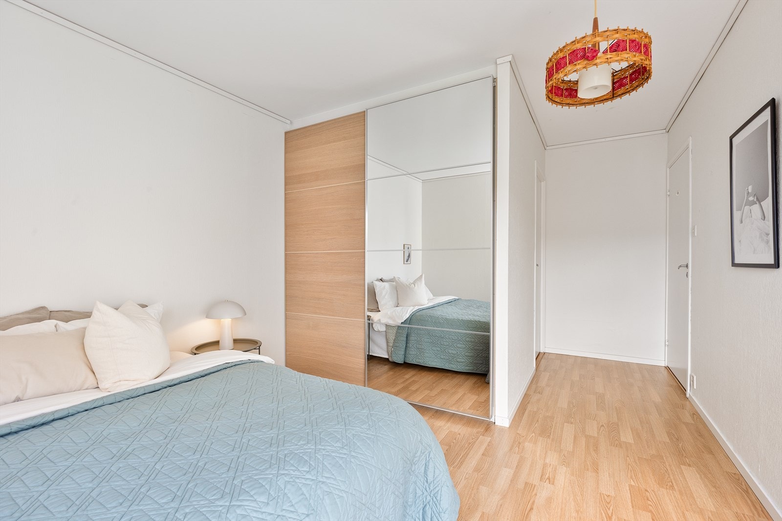 Nyere garderobeløsning som vil følge handelen Galleribilde