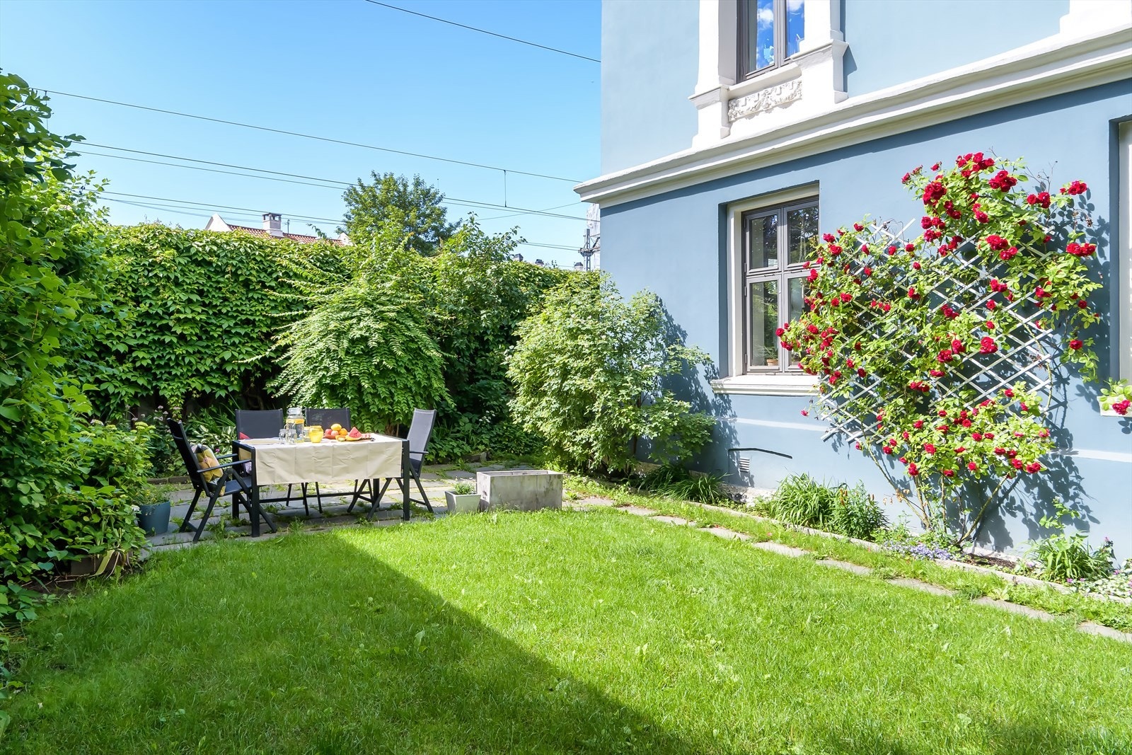 Nydelig, opparbeidet bakgård. Galleribilde