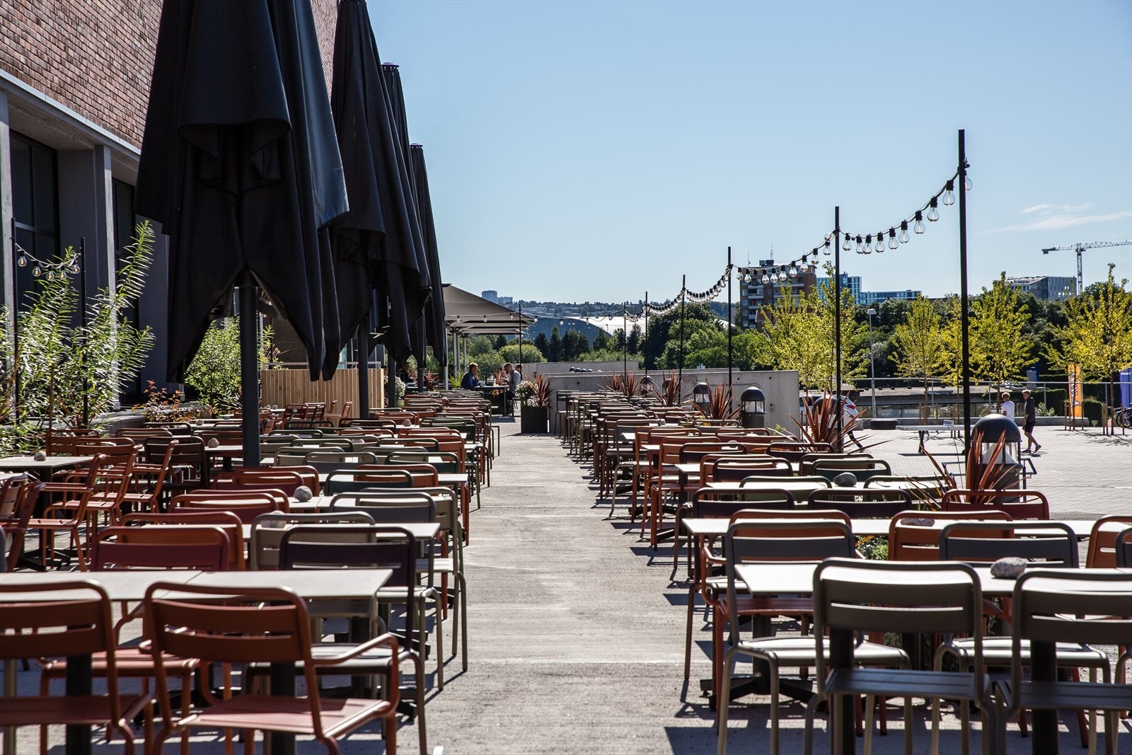 Vinslottet finner du kort vei fra boligen med flere spennende butikker, gastropub, cafeer og uteservering om sommeren Galleribilde