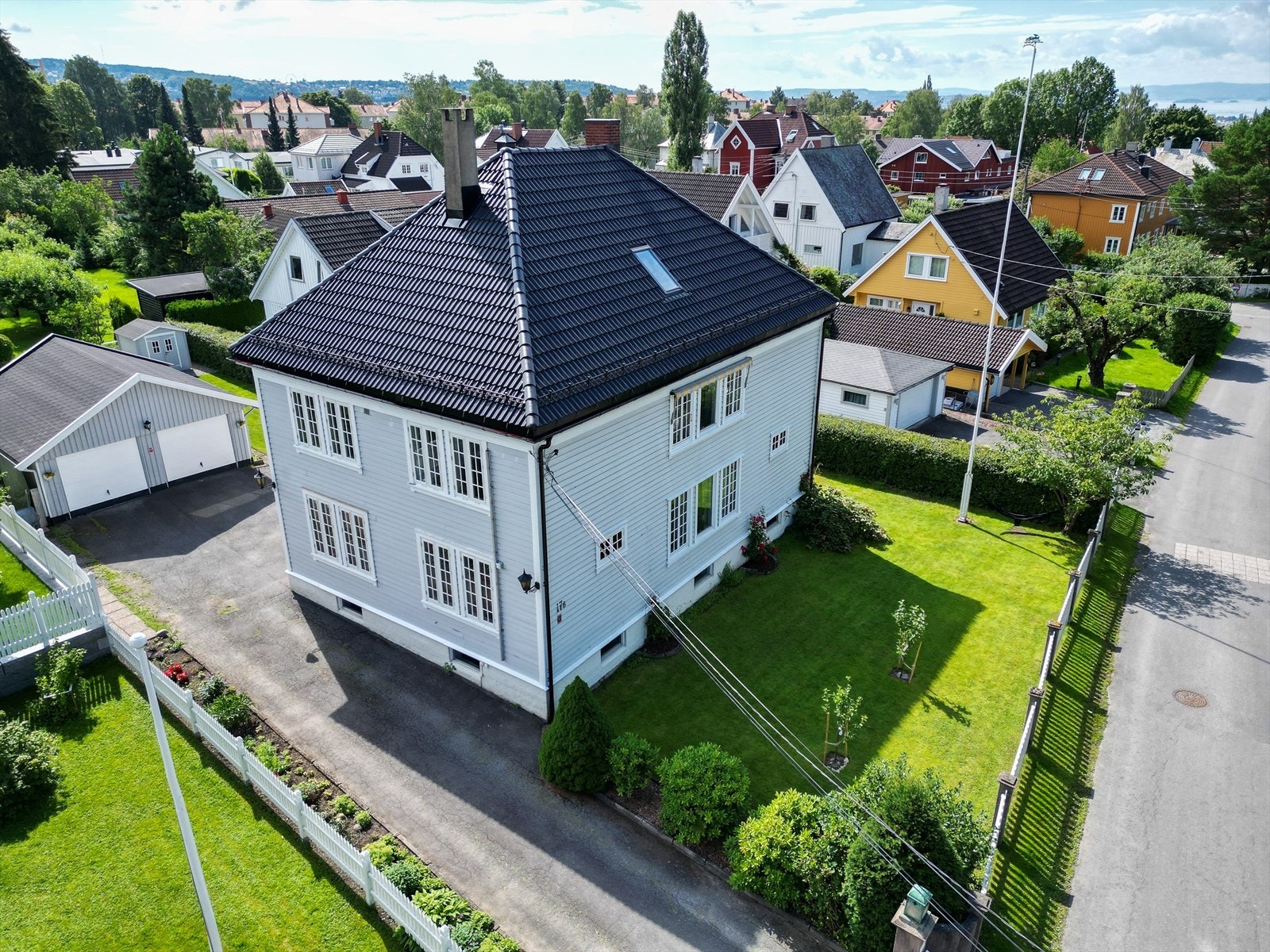 En fantastisk eiendom i veletablert og ettertraktet boligområde Galleribilde