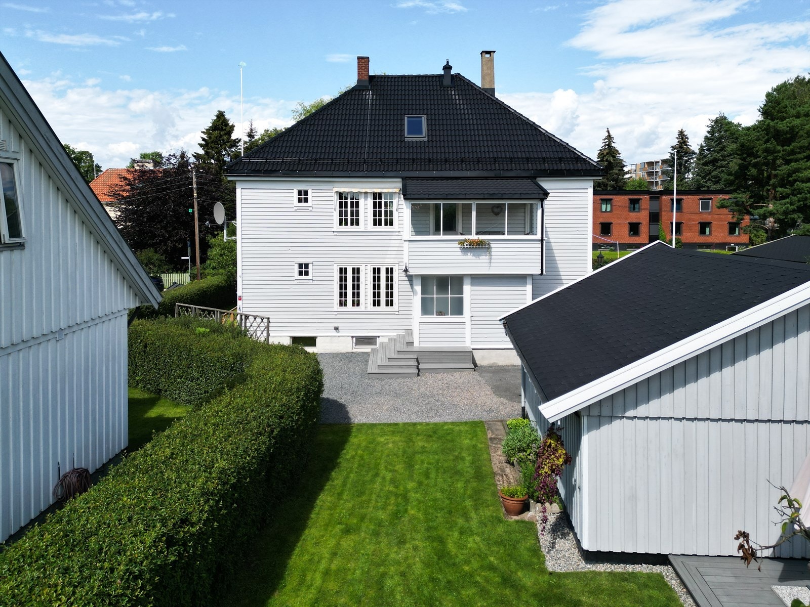 Seksjonen (2. etasje og loft) sett fra hagen Galleribilde