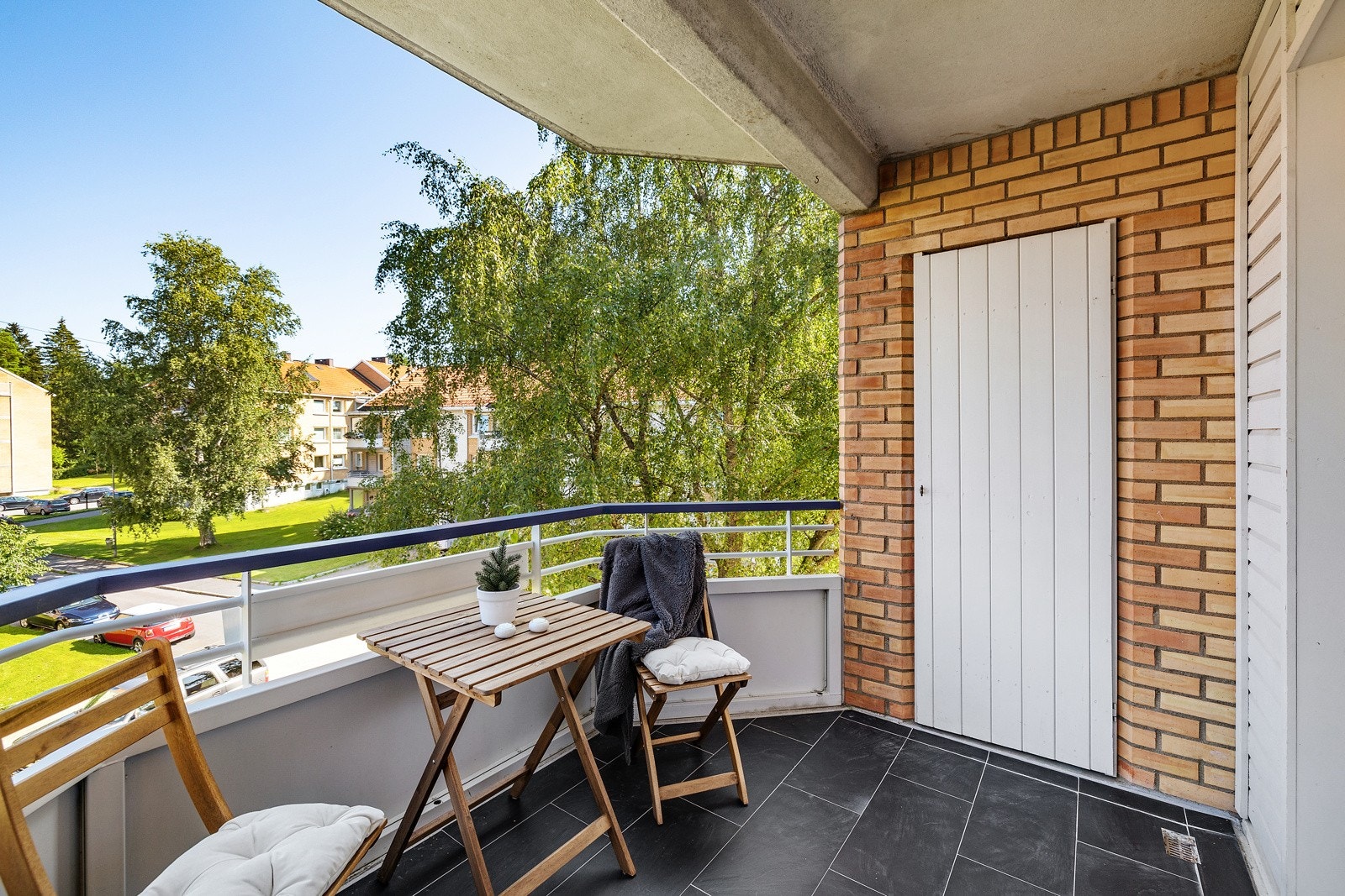 Fra balkongen har du også inngang til en utebod, hvor det er god plass til oppbevaring Galleribilde