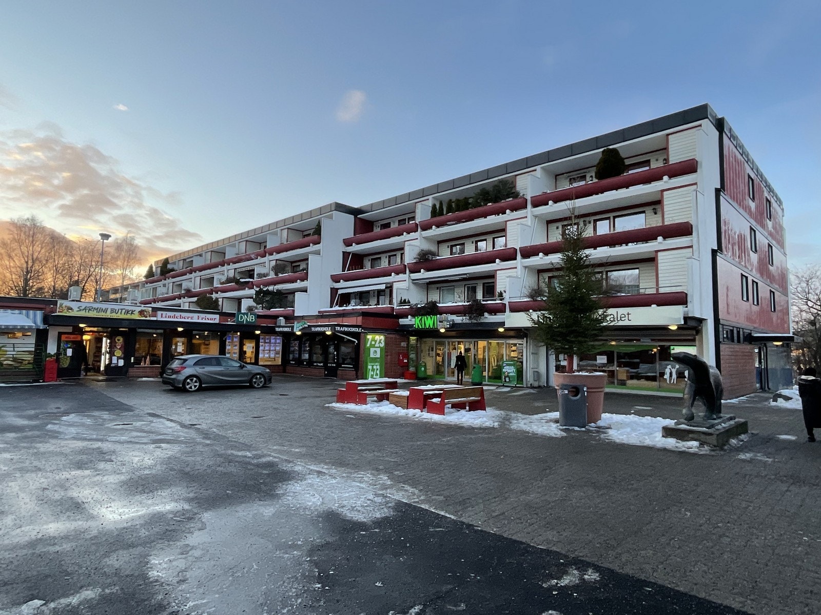 Diverse butikker rett ved leiligheten Galleribilde