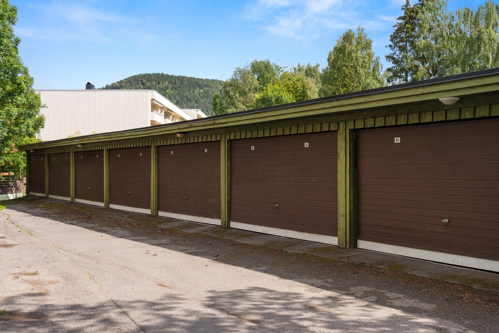 - Det medfølger en bruksrett til garasjeplass, merket med nr. 86 - Galleribilde