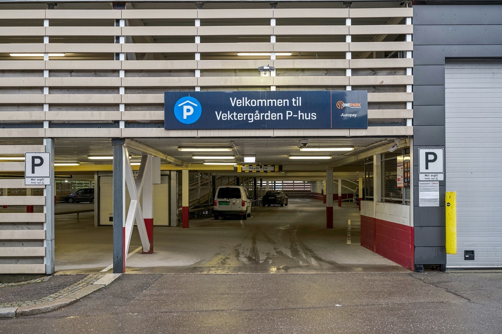 Leiligheten har også parkering i bygget P-hus. Galleribilde