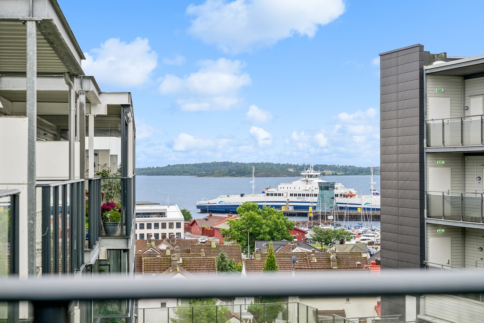 Utsikt fra balkongen. Galleribilde