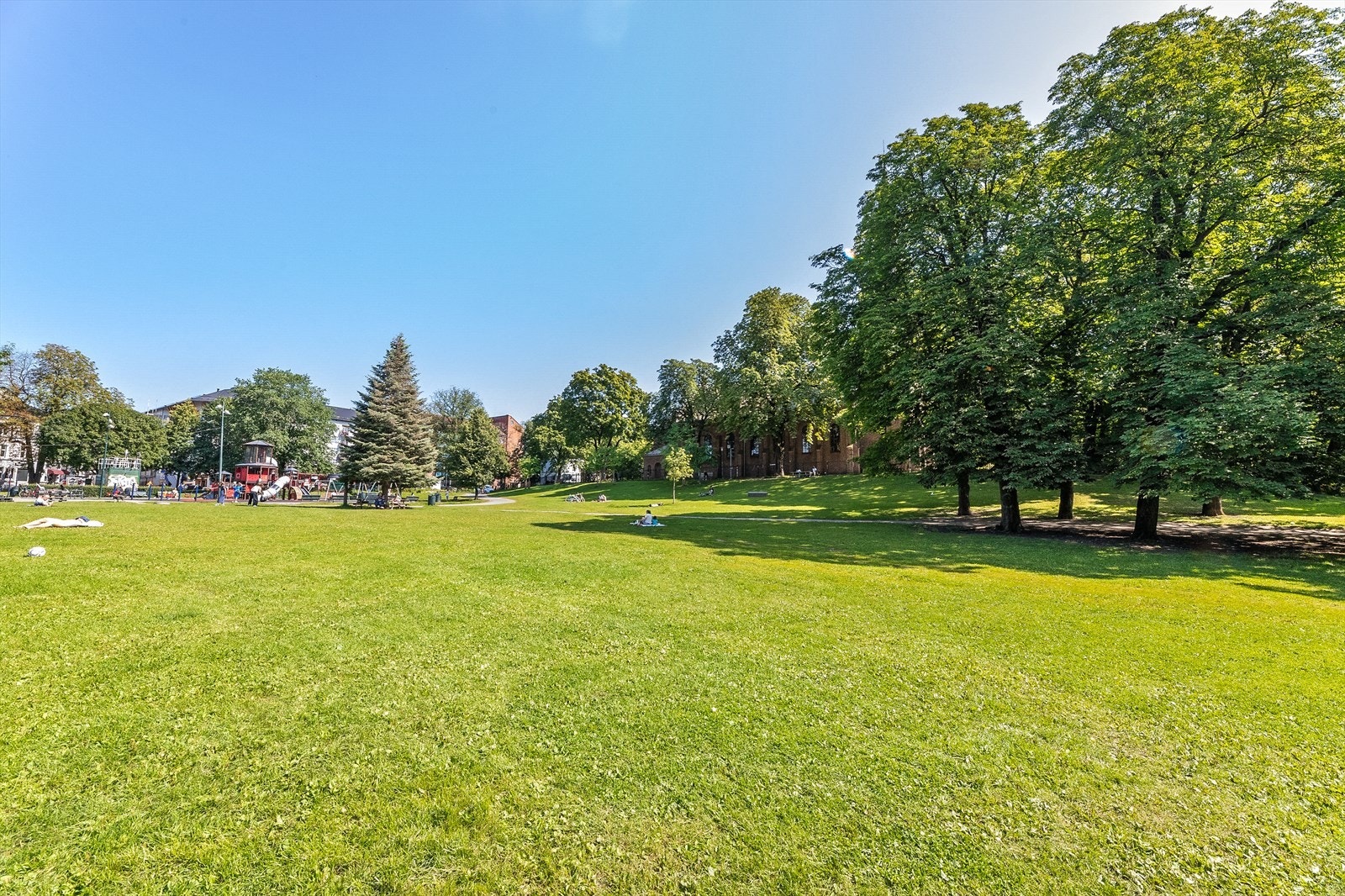 Boligen ligger sentralt på Grünerløkka og rett ved parken. Galleribilde