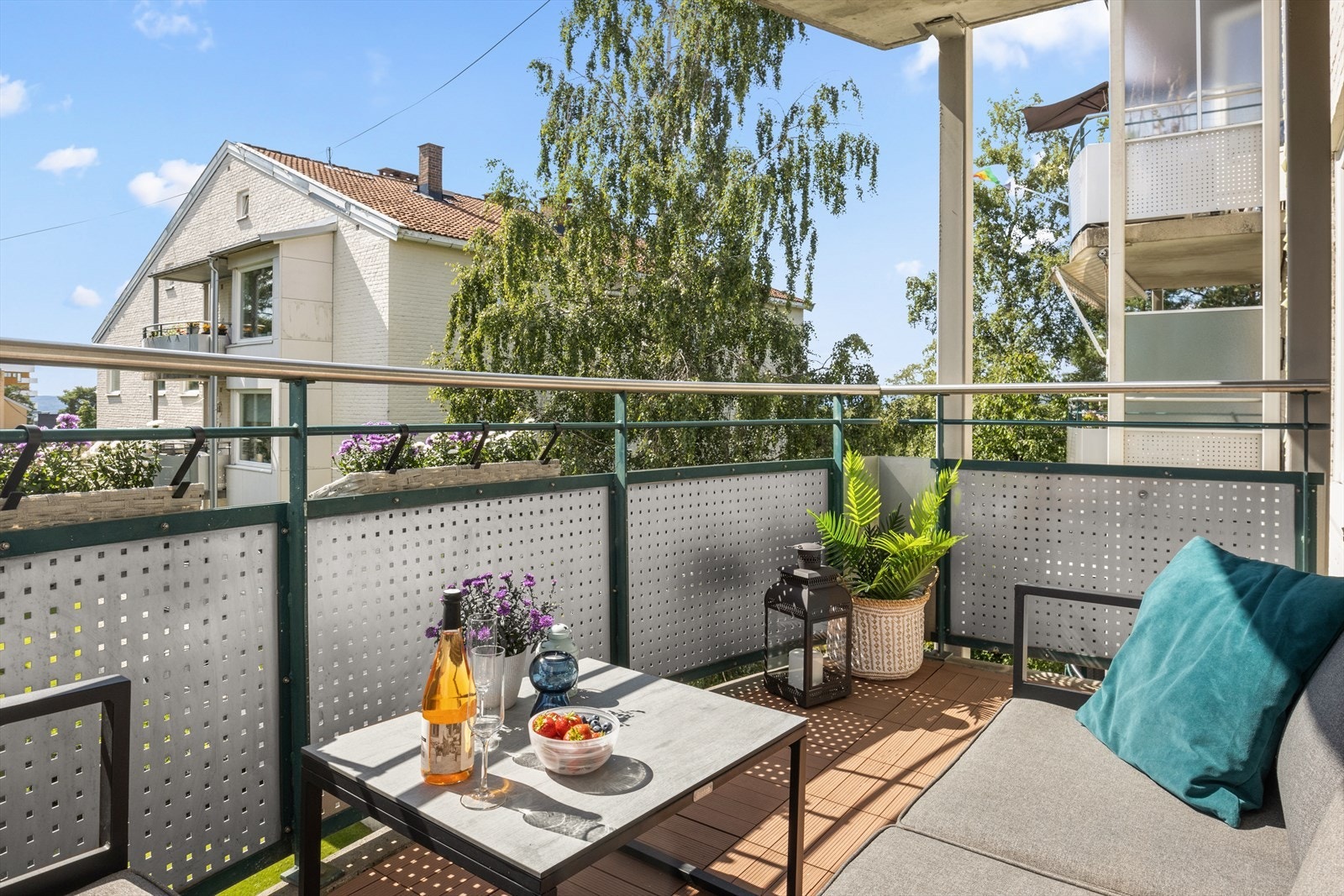 Leiligheten ligger i byggets 3.etasje med en populær beliggenhet på Lambertseter. Galleribilde