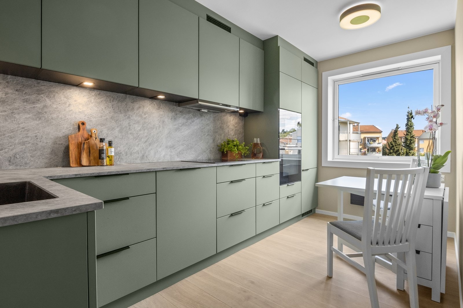 Her har man også mulighet og plass til et hyggelig frokostbord. Galleribilde