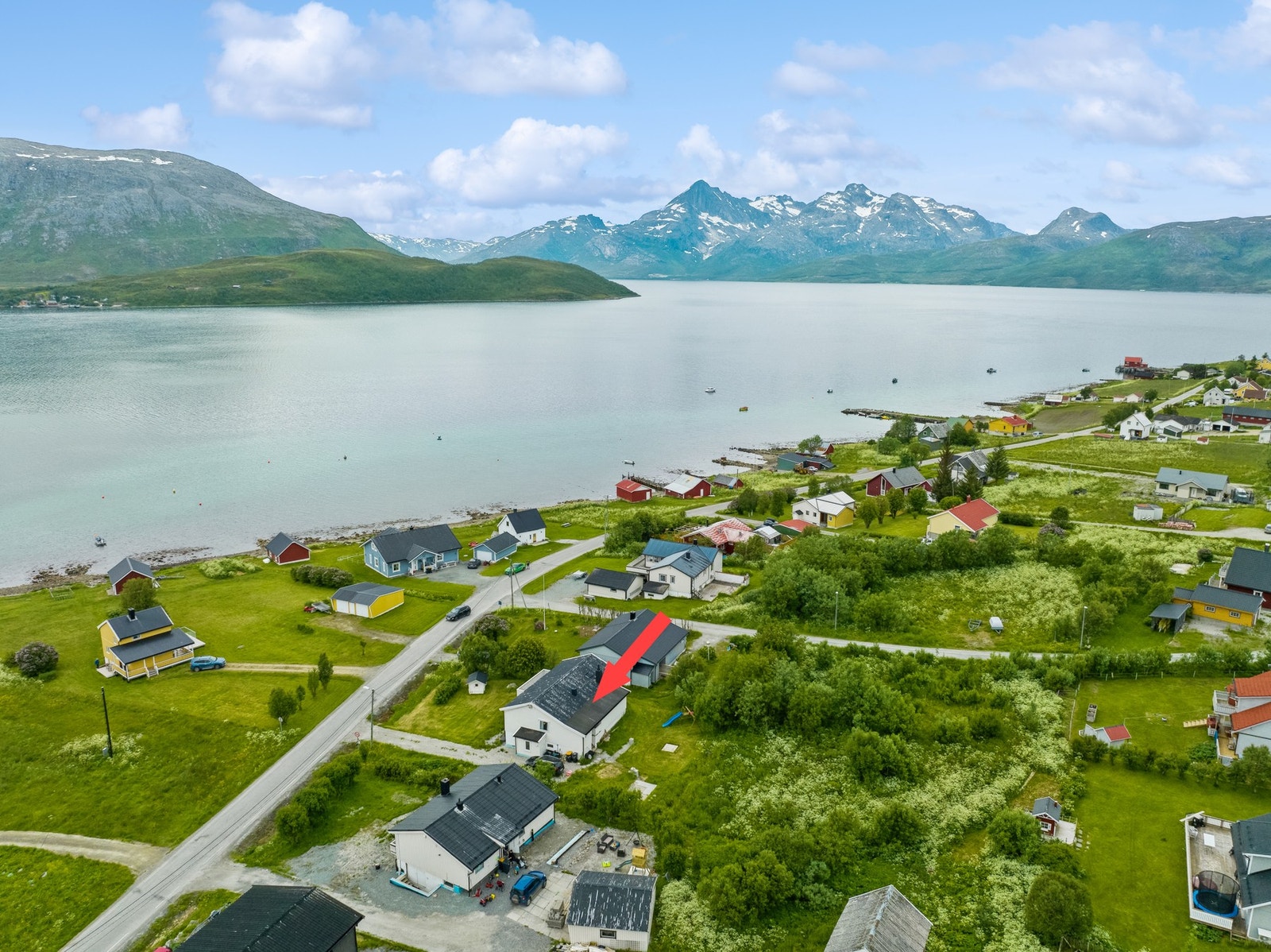 Skulsfjord er ei fantastisk fin bygd kun ca 20.minutters kjøring unna Tromsø by. Galleribilde