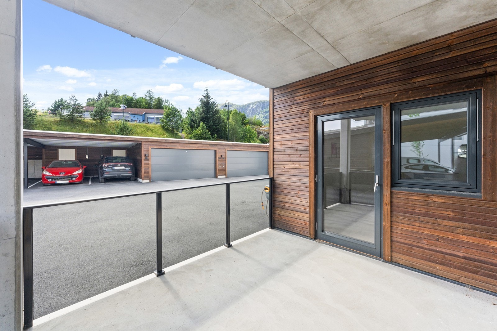 Her er morgensol og stort sett sol utover dagen Galleribilde