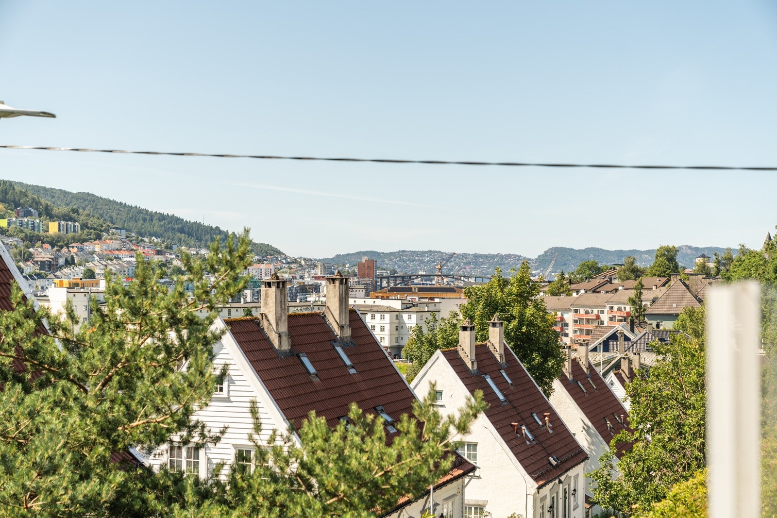 På varme sommerdager kommer balkongen til å virke som en naturlig forlengelse av stuen. Galleribilde