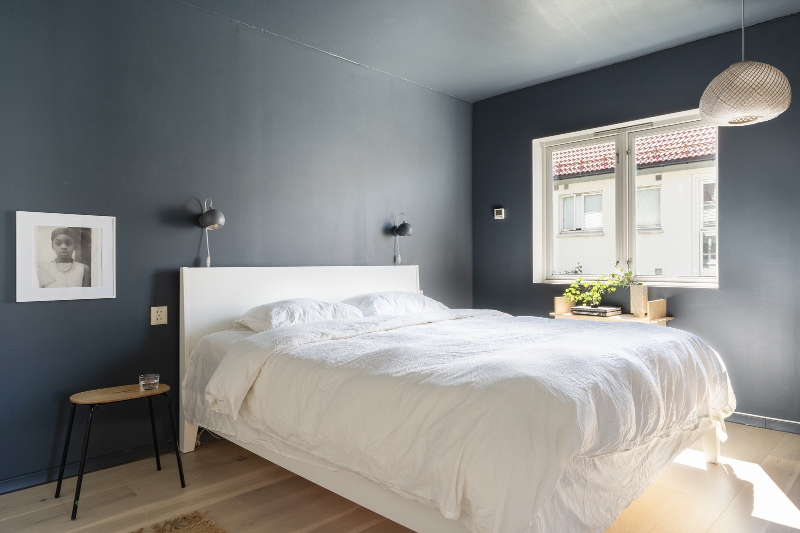 Hovedsoverommet er i dag innredet med en romslig garderobeløsning for oppbevaring av klær. Galleribilde