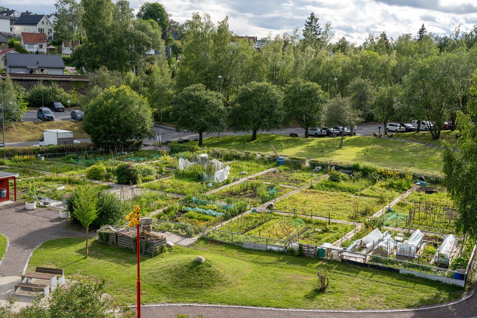 Området har et mangfold av rekreasjonsmuligheter som er tilrettelagt for både store og små. For den idrettsglade har du muligheten til å bli en del av Høybråten og Stovner IL (HSIL) og Stovner SK. Galleribilde
