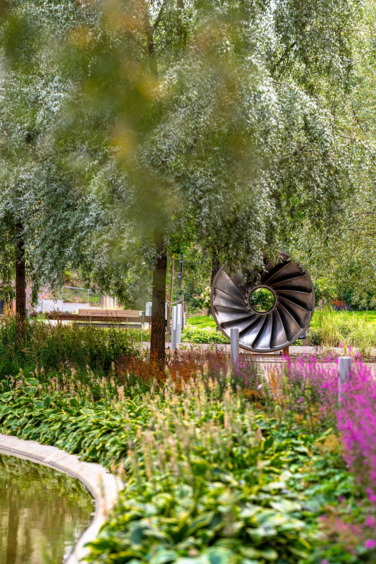 Kort vei til Kværnerbyen med parkområder, treningssenter, butikk, bakeri og mer. Galleribilde
