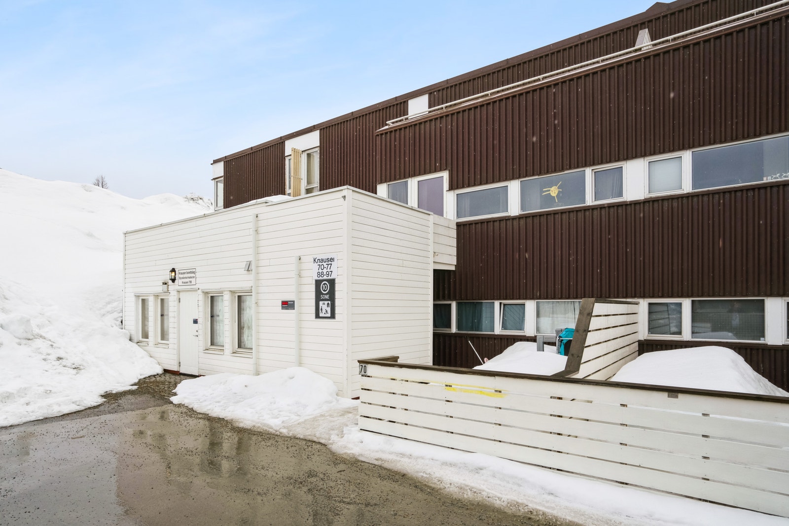 Fasade vinter Galleribilde