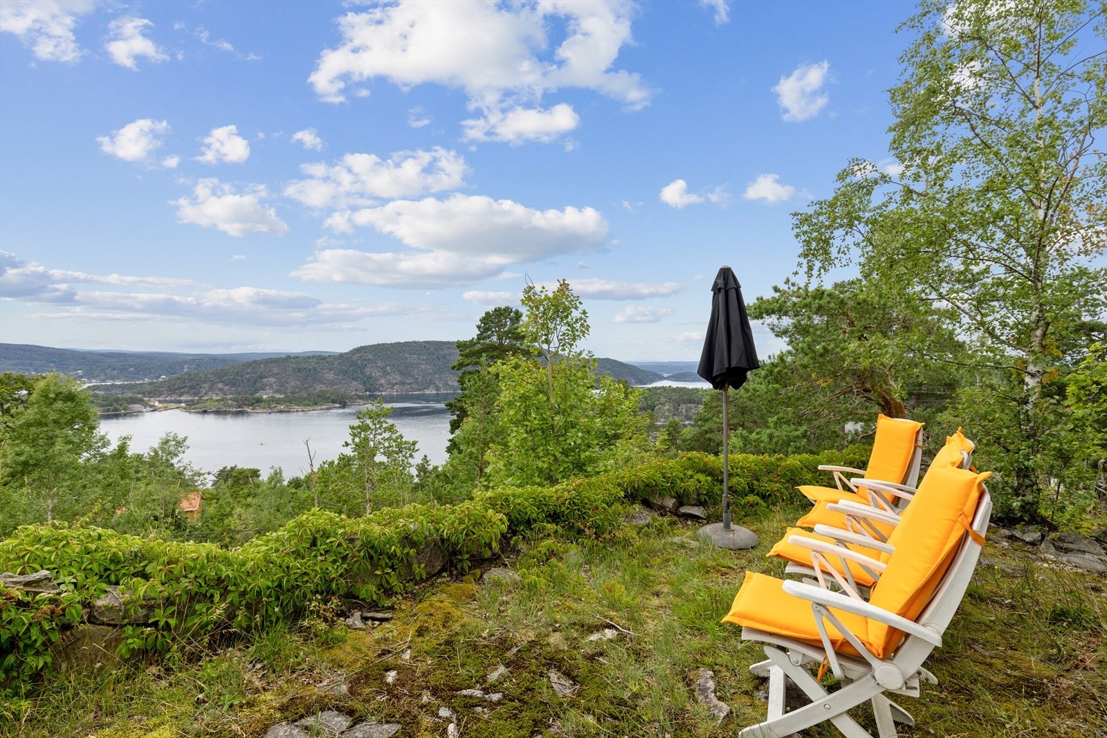 Tomten har sol fra morgen til kveld Galleribilde