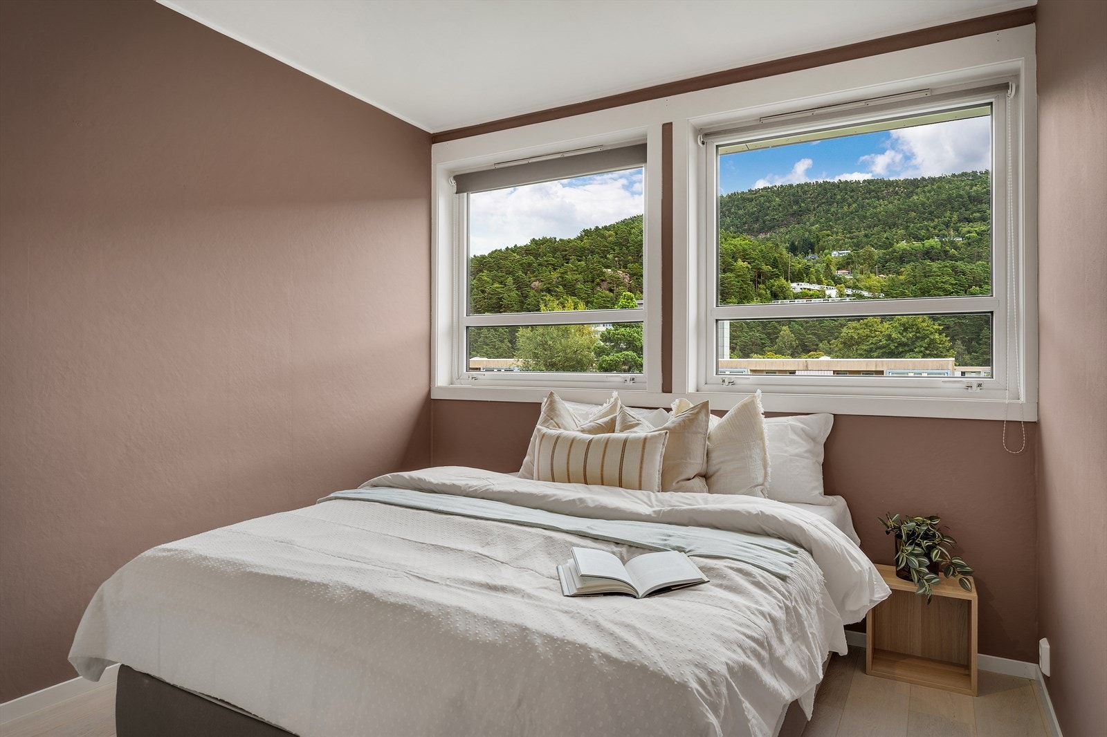 - Soverom 1 måler 13,4m² - Galleribilde