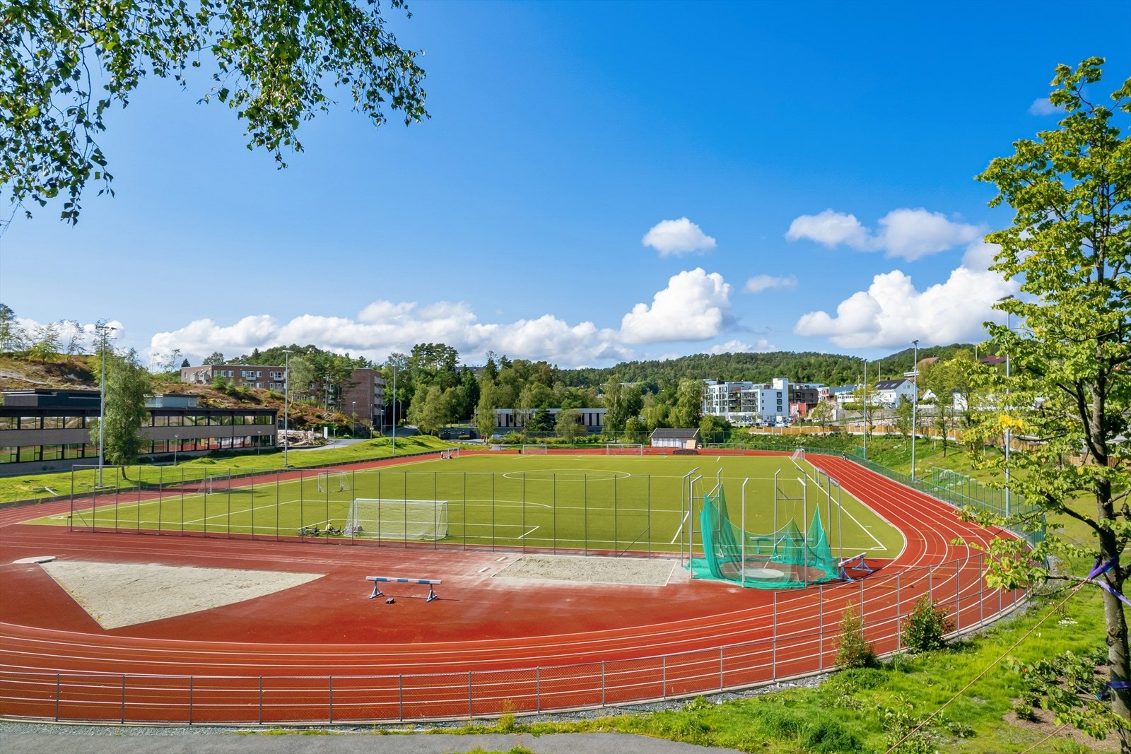 Fine idrettsfasiliteter ved Fyllingen stadion Galleribilde