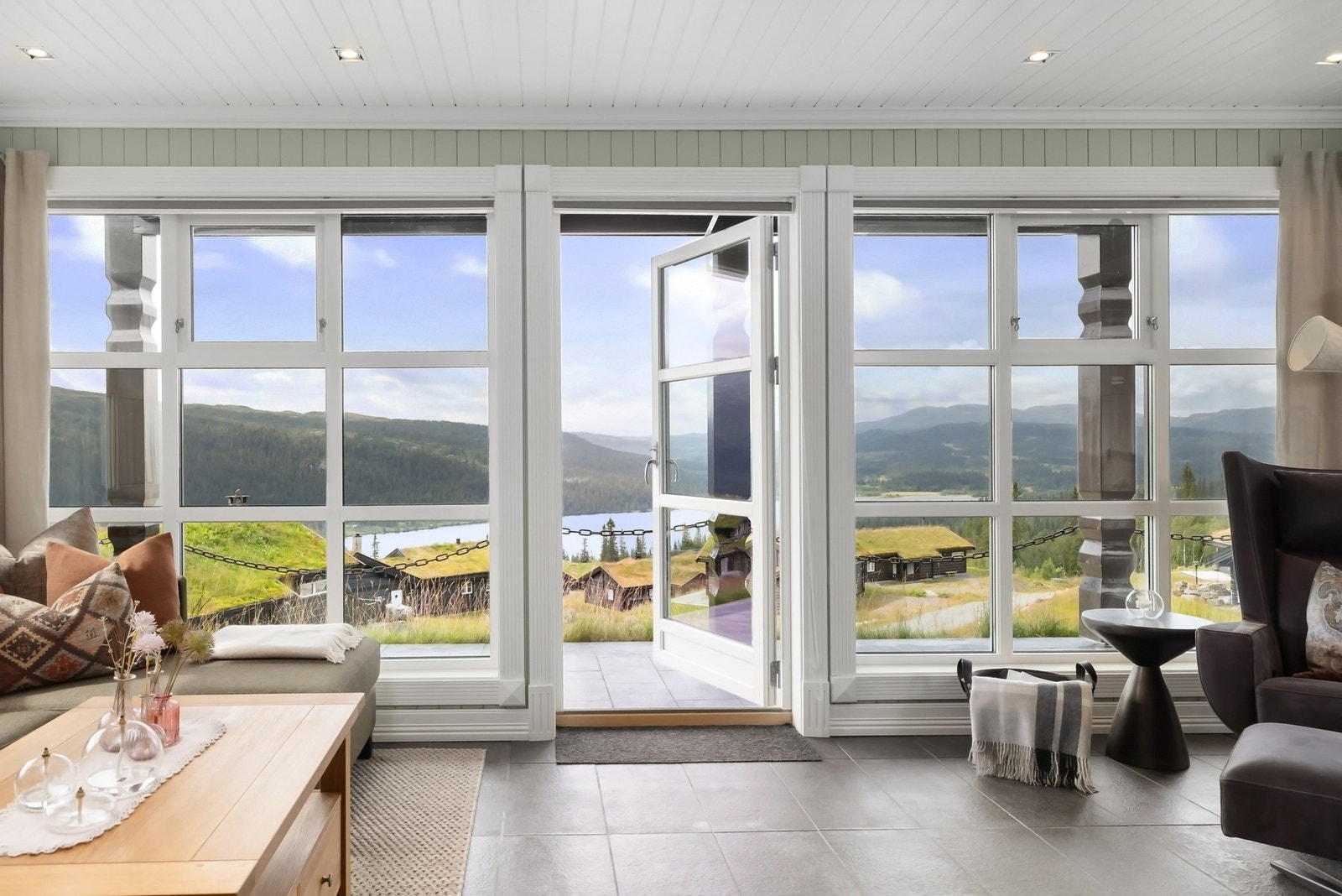 Ren fjell luft er noe alle kan glede seg over, her kan man slippe den inn om man ikke benytter seg av an av plassene ute. Galleribilde