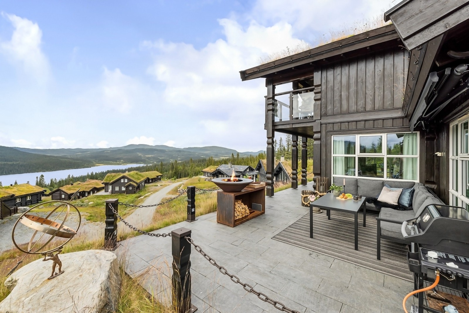 En uteplass med markise som alle vil like. Galleribilde