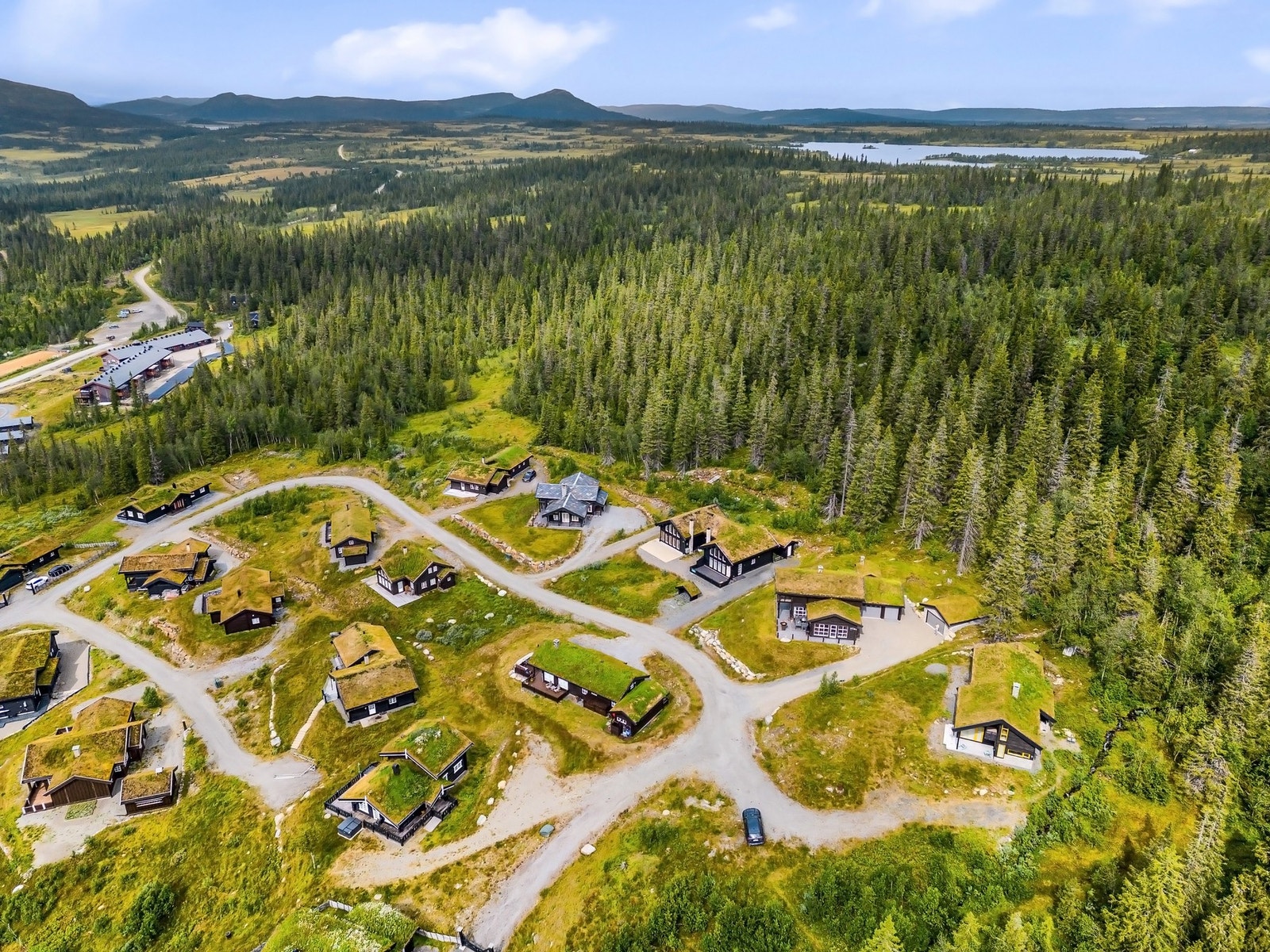 Hyttefeltet er flott anlagt med høydeforskjeller på hyttene, og alle hytter er oppført etter 2008. Galleribilde