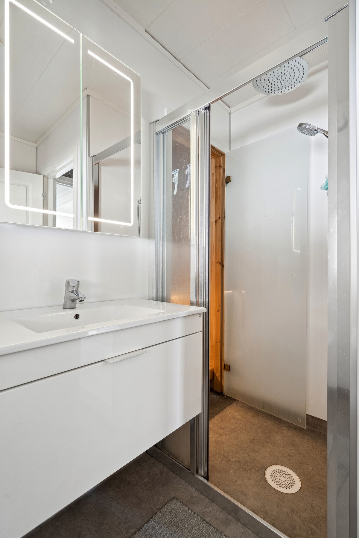 Brønnboret vann til hytta Galleribilde