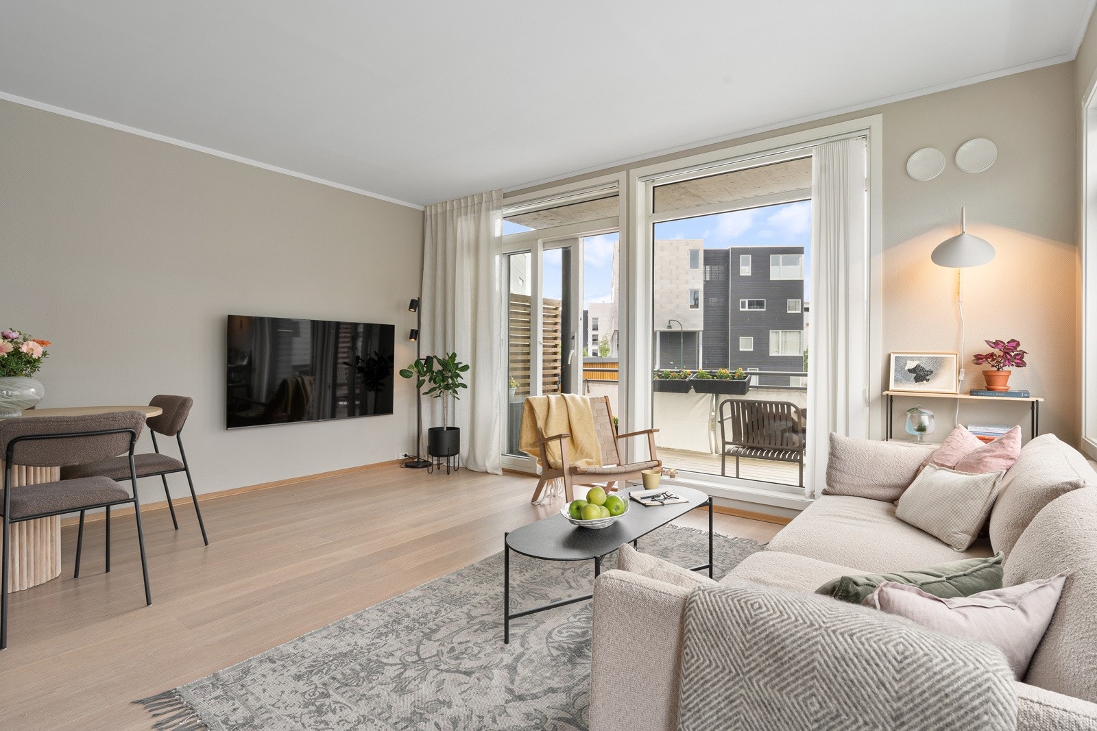 Velkommen inn i den åpne og lyse stua! Galleribilde