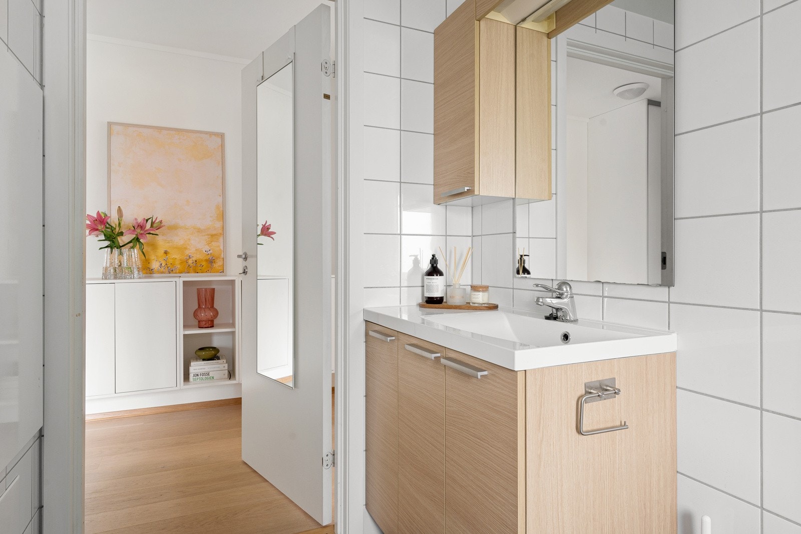 Oppbevaringsplass i skap. Galleribilde
