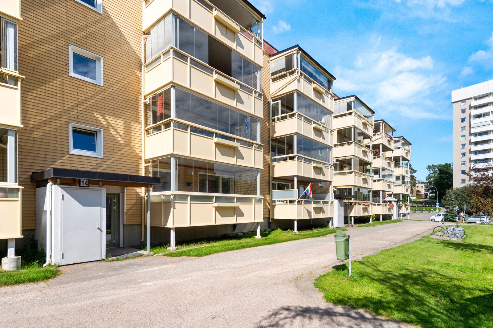 Leiligheten har en fin og praktisk plassering i første etasje i et veldrevet borettslag. Galleribilde