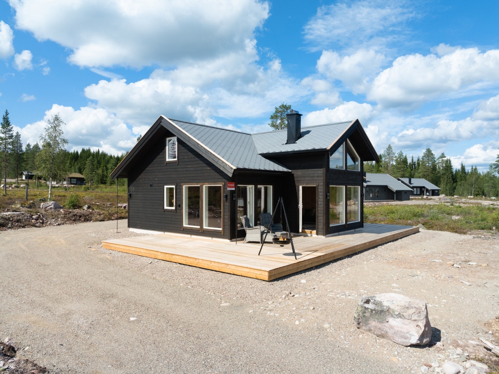 Nøkkelferdig nybygget hytte og alt ferdig utvendig - bare å flytte rett inn. Hjertelig velkommen til visning. Galleribilde