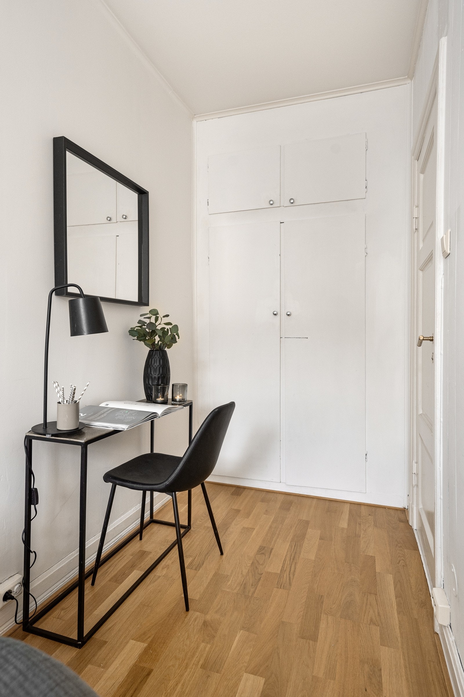 Soverom mot rolig bakgård Galleribilde